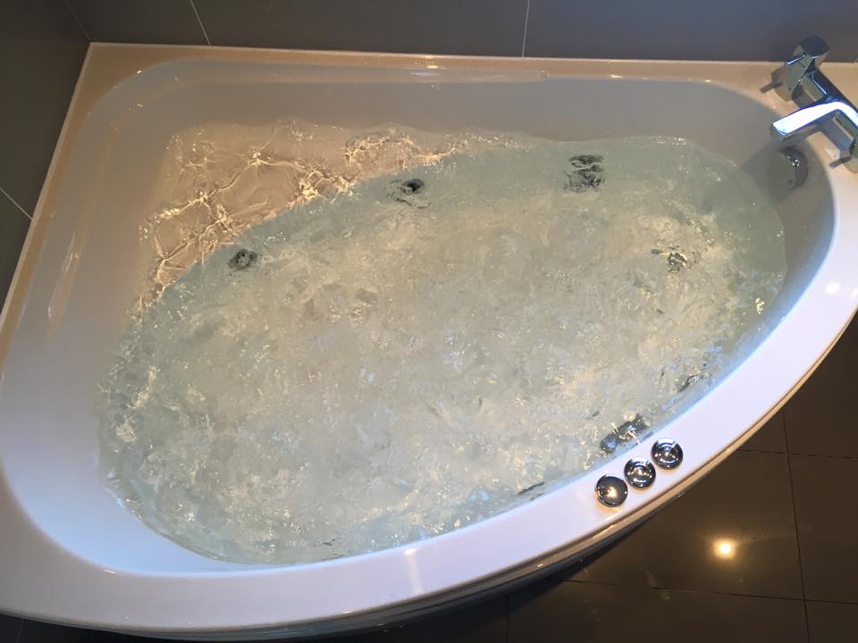 Ballylenaghan spa bath and shower