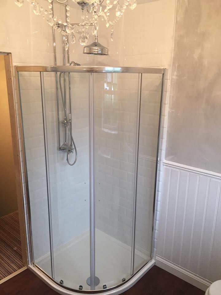 Carrick tradition shower/bath