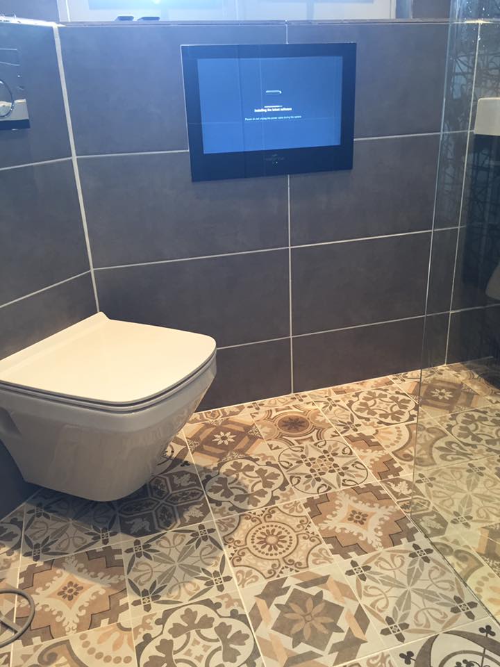 TV Wetroom