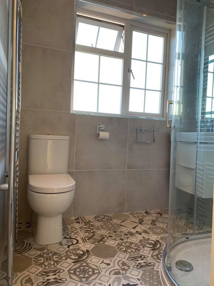 Innisfaye Avenue Showerroom